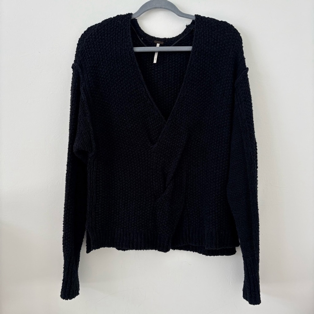 Free People | Coco V-Neck Textured Sweater | Sz M | Black | EUC - Picture 2 of 9